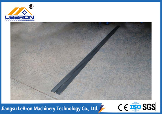 Mesin Roll Forming Pintu Rana Otomatis Penuh Mudah Dioperasikan 5.5KW