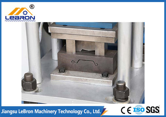 Mesin Roll Forming Pintu Rana Otomatis Penuh Mudah Dioperasikan 5.5KW